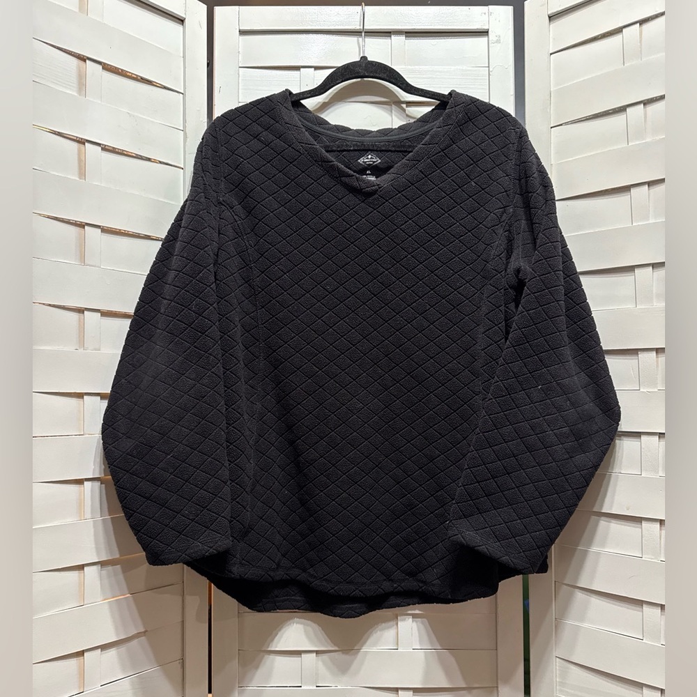 St. John's Bay Black Quilted V-Neck Sweater